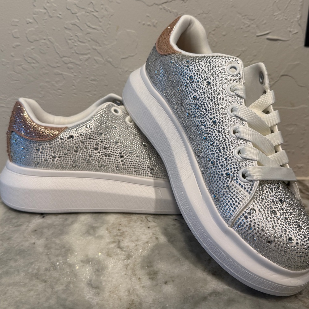 Silver Glitter Women's Sneakers INC- Heelaf NEW! Never worn Size 10